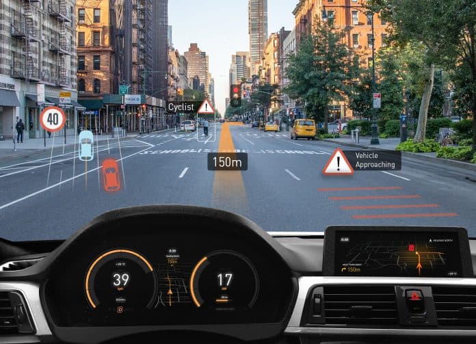 Rivoluzione della realtà aumentata con il nuovo scanner MEMS per occhiali e head-up display